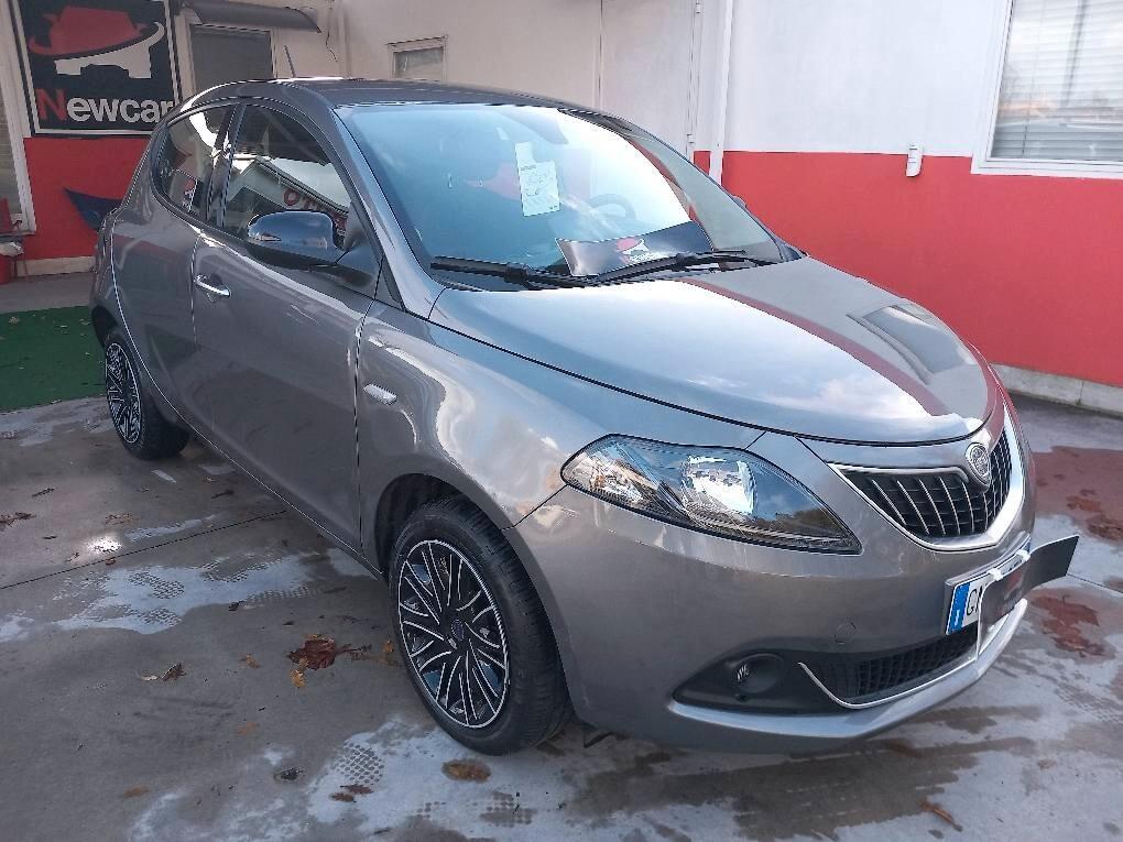 Lancia Ypsilon 1.0 FireFly 5 porte S&S Hybrid Gold km 29000 monitor android sensori GARANZIA TOTALE