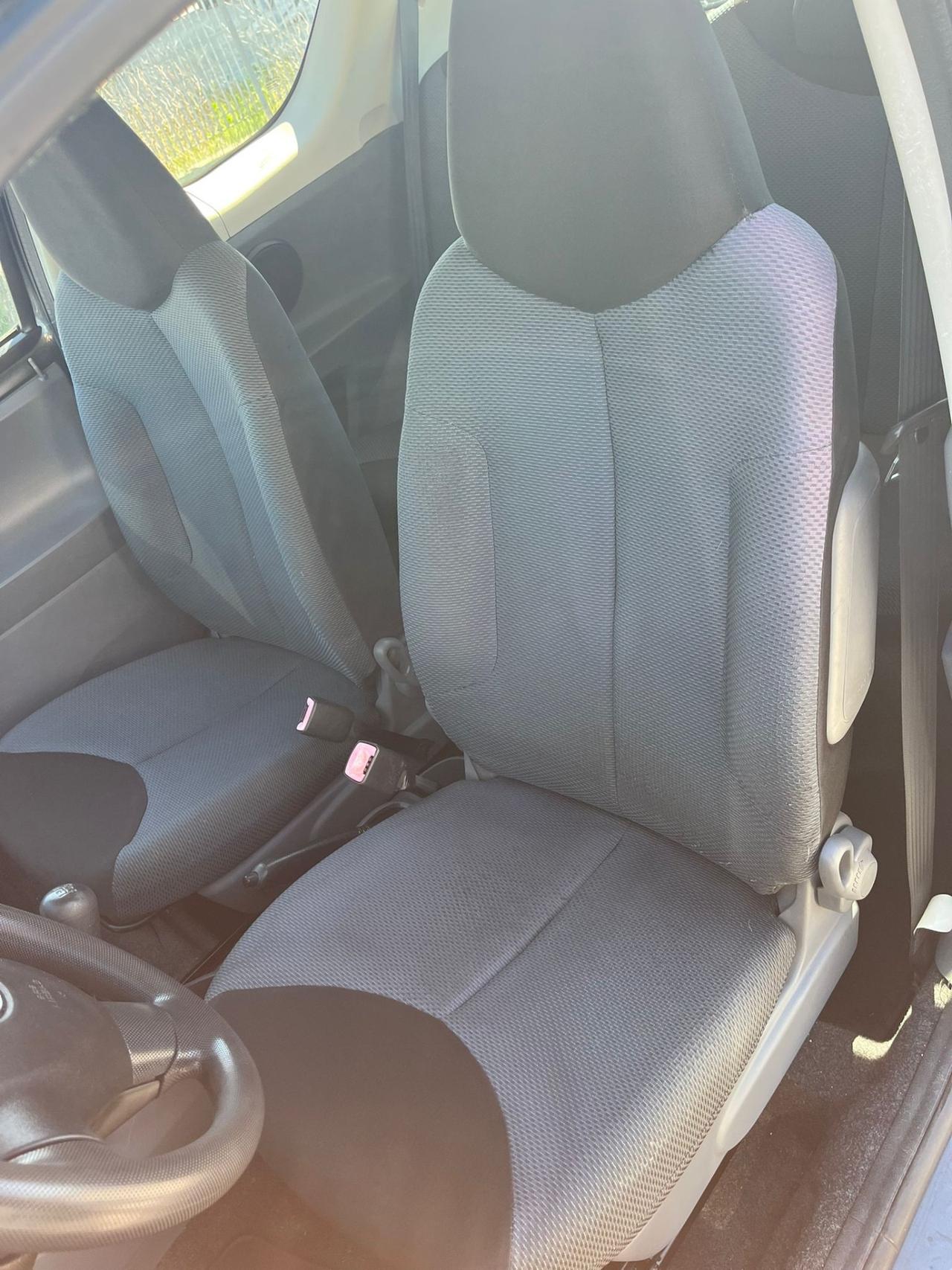 Toyota Aygo 1.0 12V VVT-i 3 porte 142000 KM