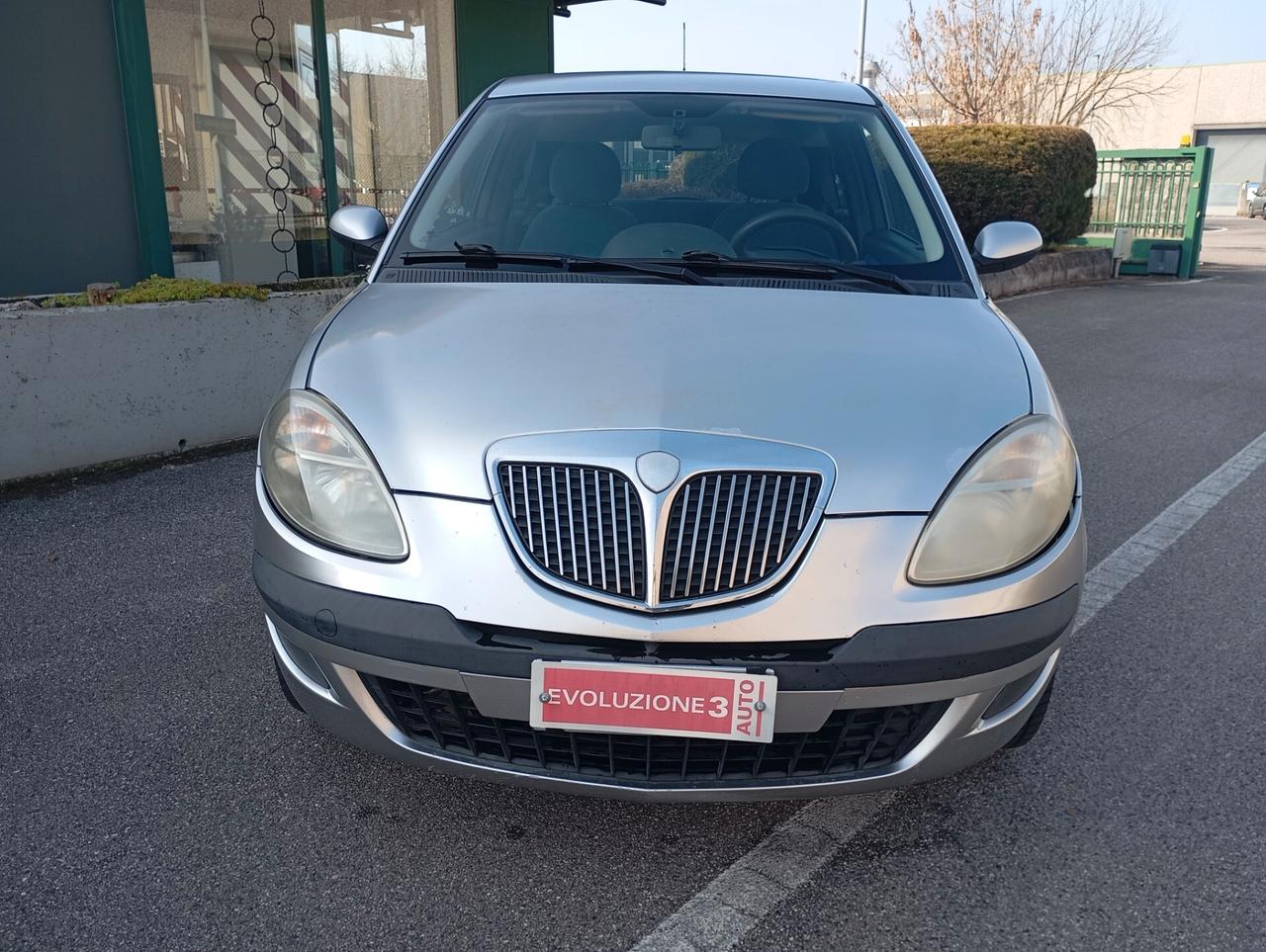 Lancia Ypsilon 1.2 Argento OK NEOPATENTATI