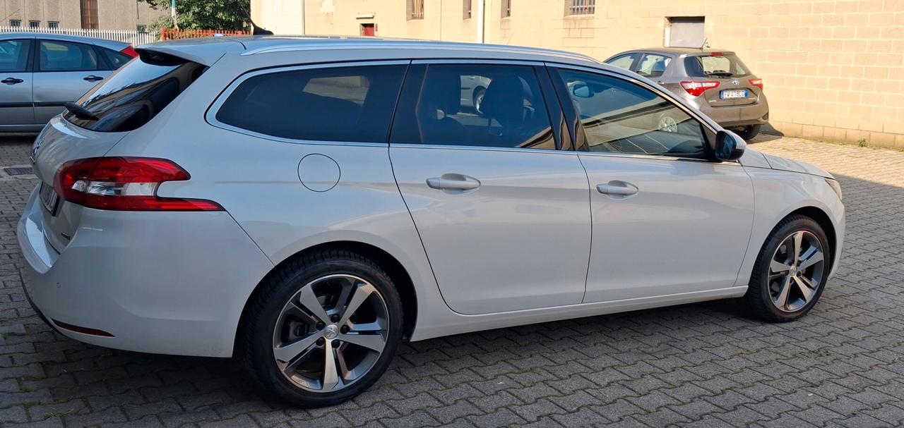 Peugeot 308 BlueHDi 120 S&S SW Allure