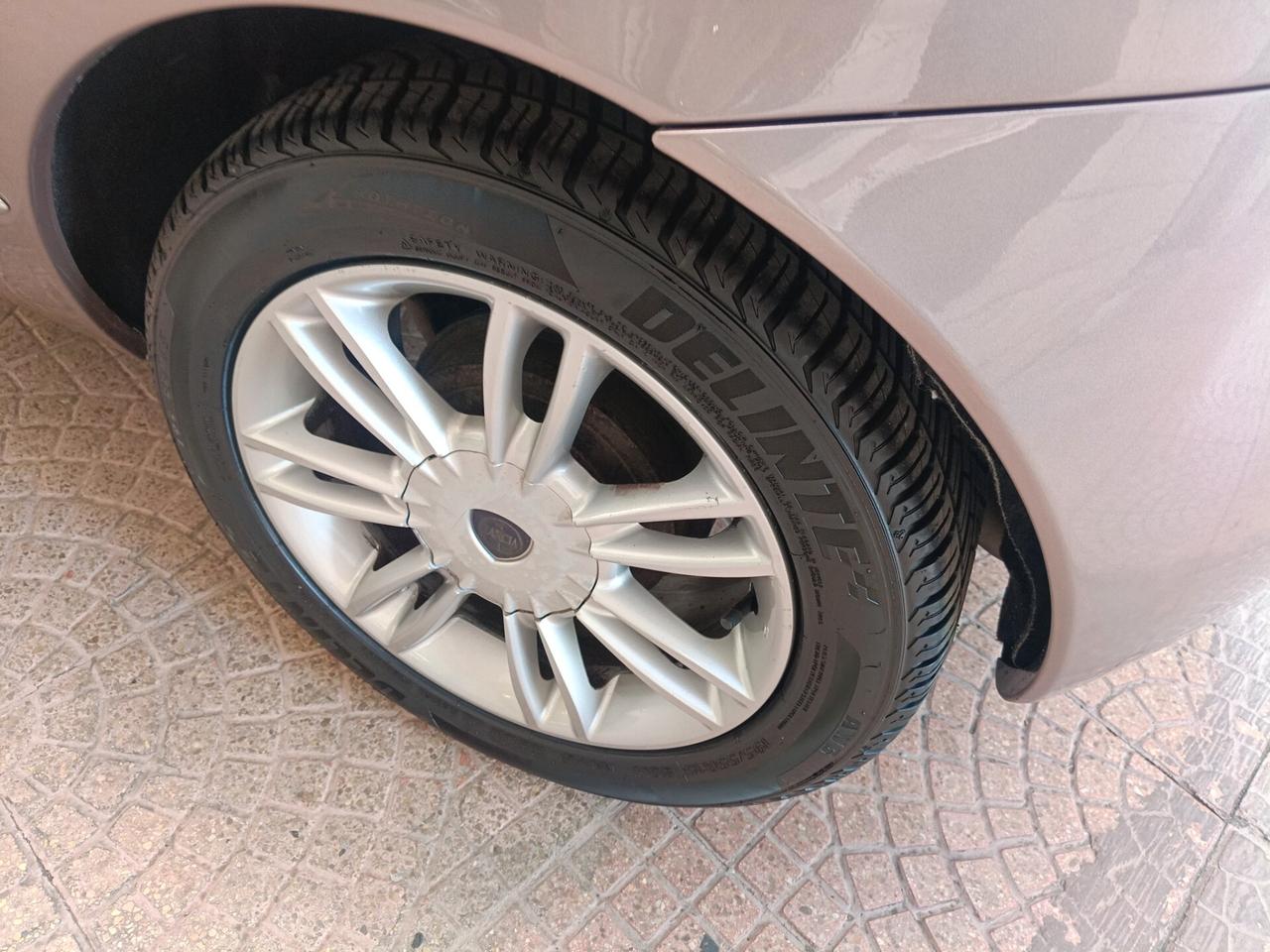 LANCIA YPSILON 1.4 GPL PLATINO-NEOPATENTATI-Euro4190