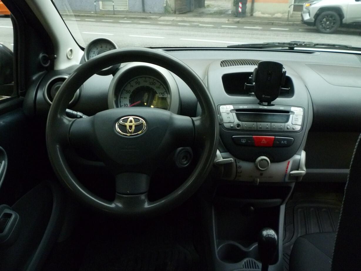 Toyota Aygo 1.0 12V VVT-i 3 porte Ok neopatentati