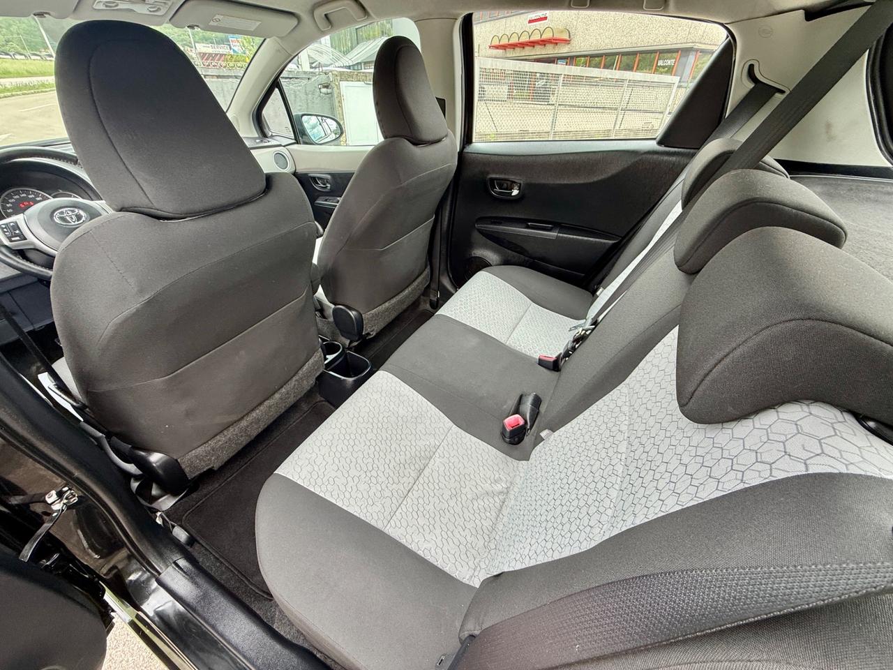 Toyota Yaris 1.0 5 porte Lounge 2011 OK NEOPTENTATI