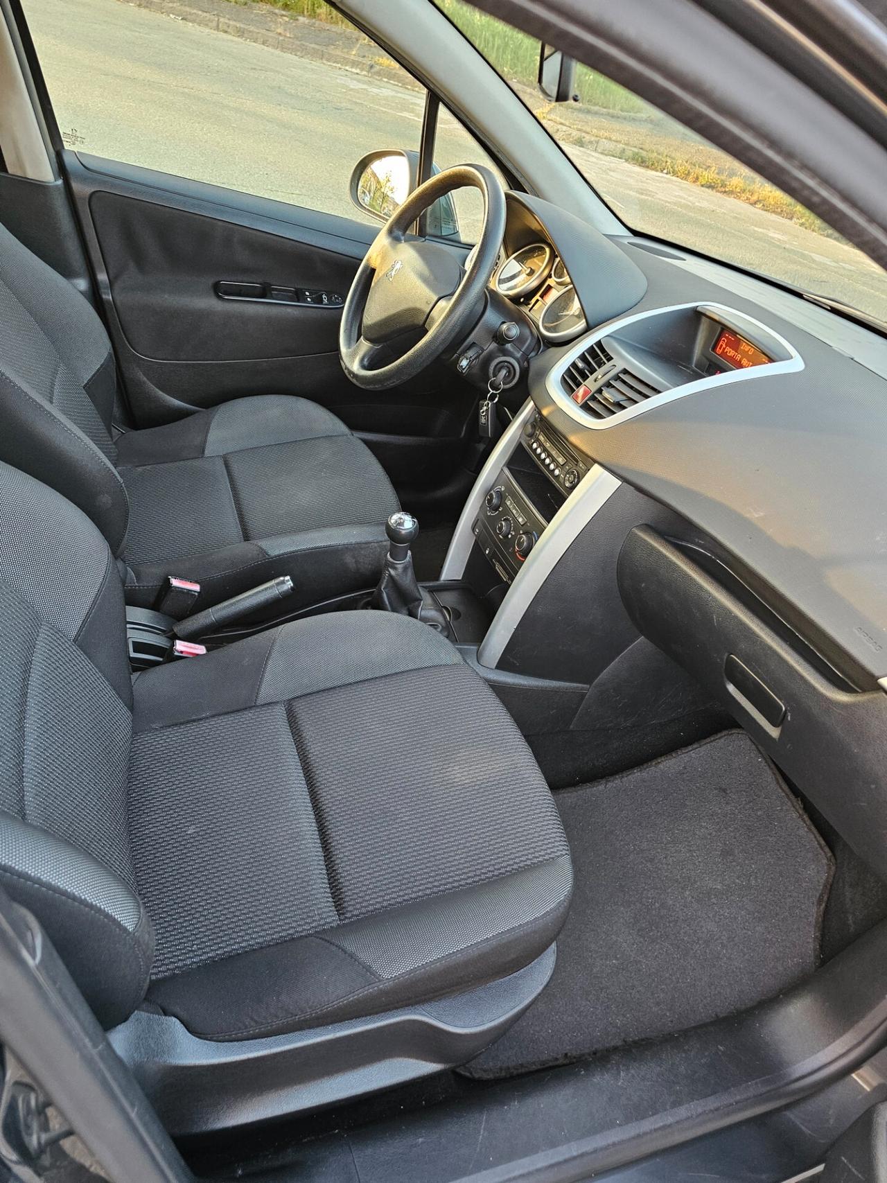 Peugeot 207 1.4 HDi 70CV 5p. Energie