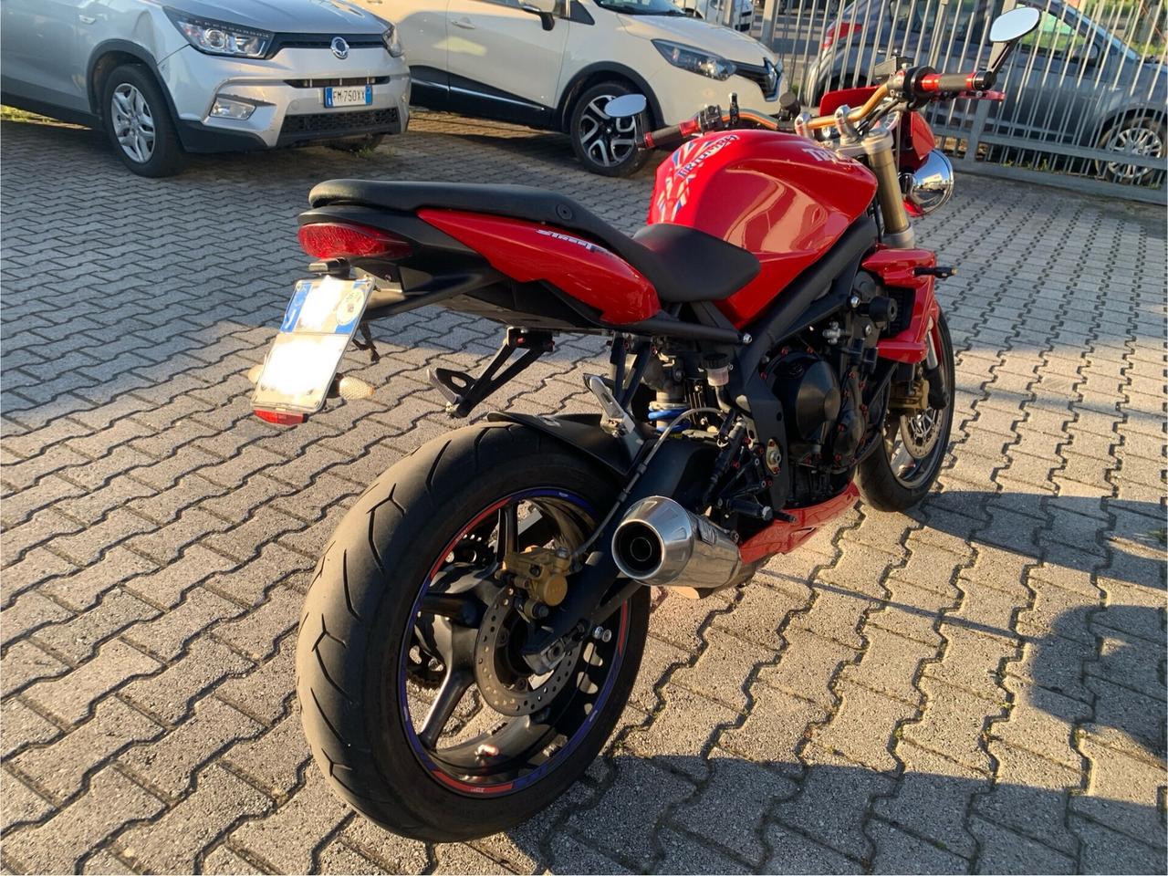 Triumph Street Triple 675 accessoriatissima