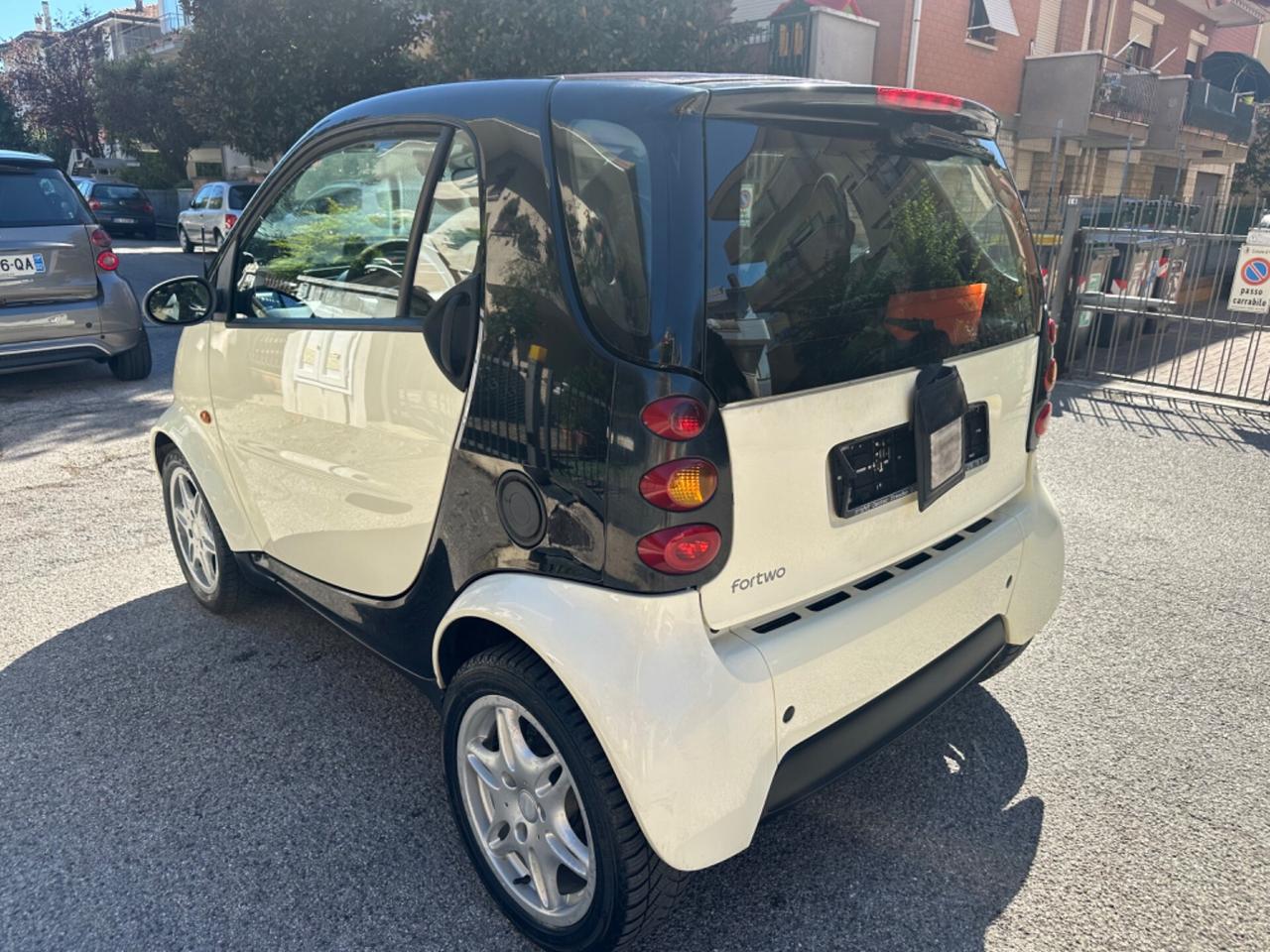 Smart ForTwo 800 coupé pure cdi