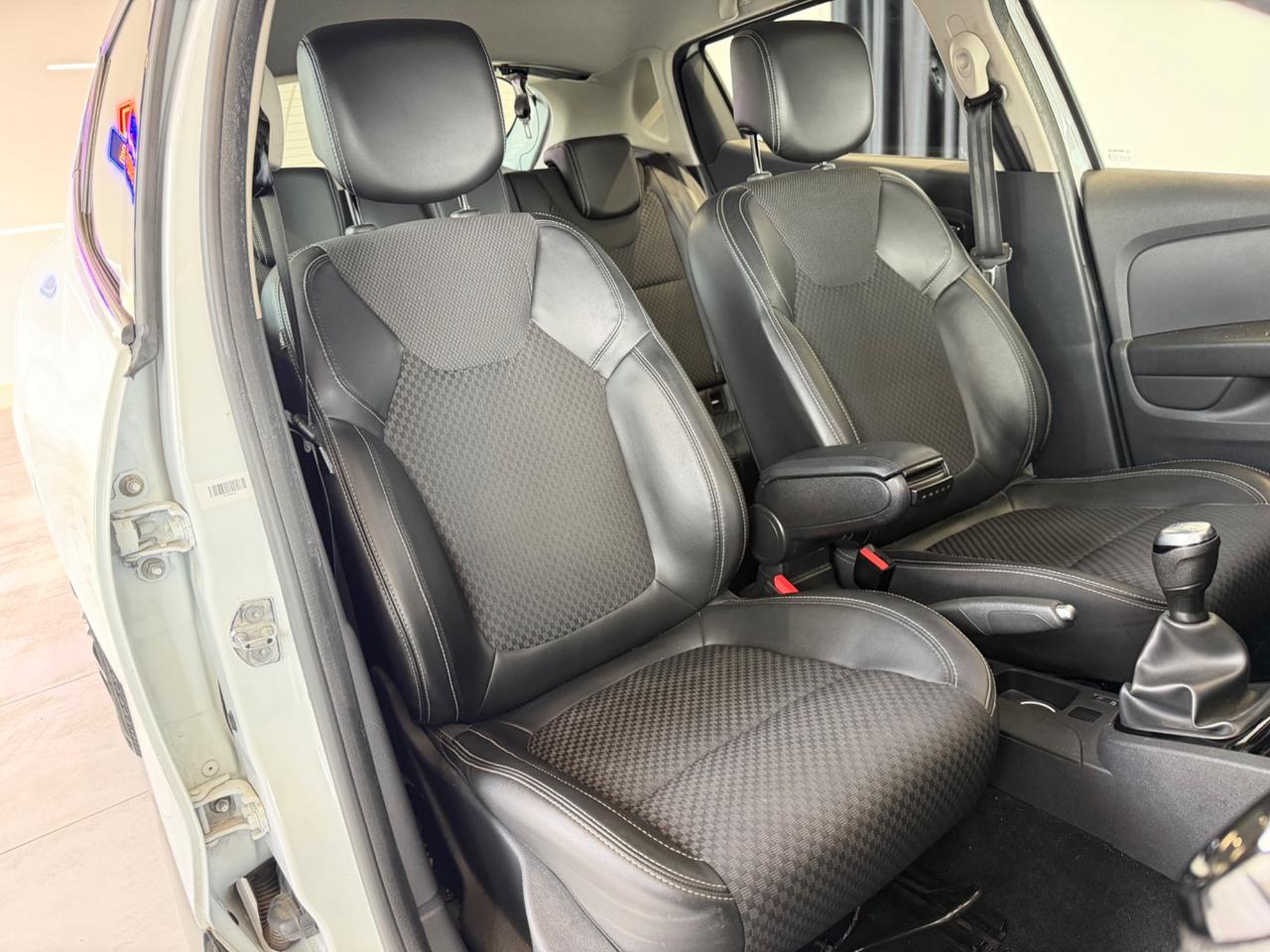Renault Clio TCe 12V 90 CV 5 porte Moschino Intens