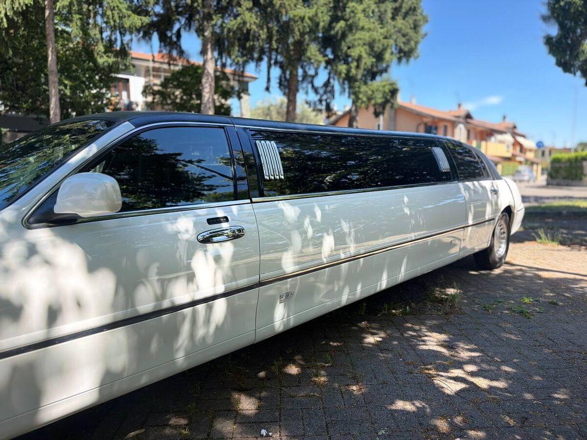 Ford Lincoln Town Car Executive Series