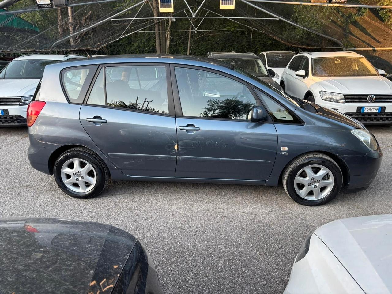 Toyota Corolla Verso 2.0 tdi D-4D OK Neopatentati