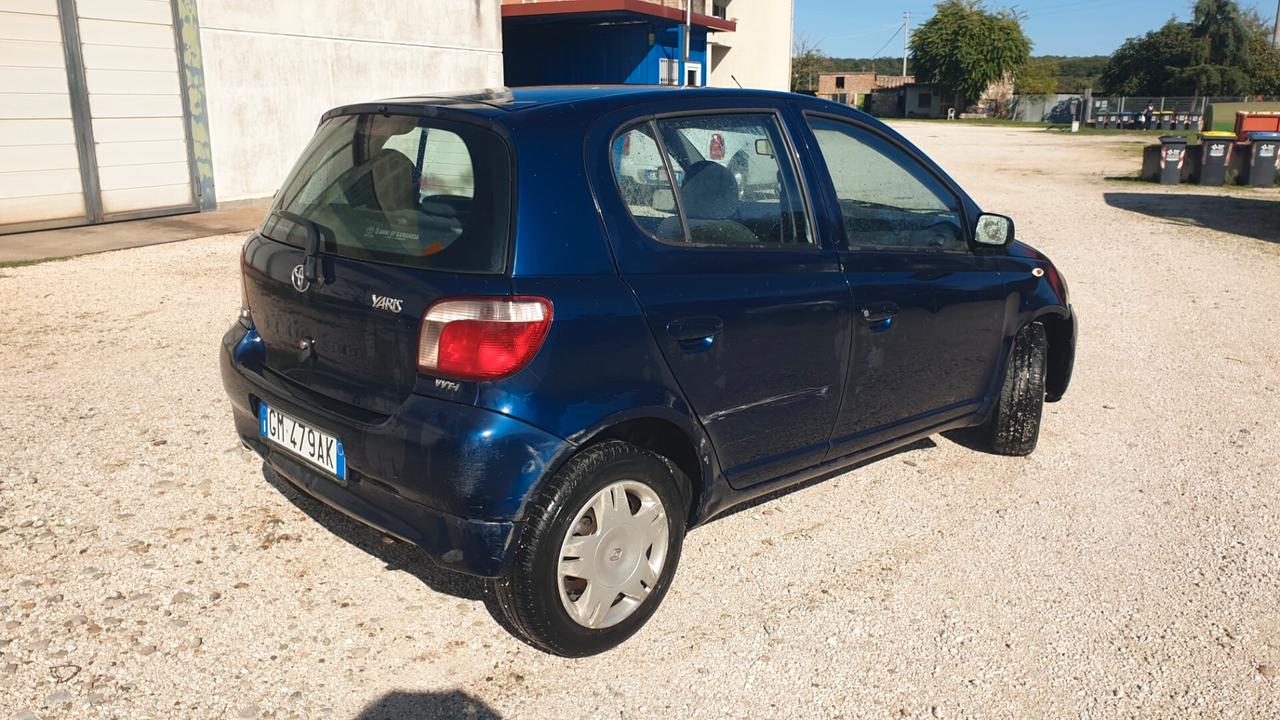 Toyota Yaris 1.0i 16V cat 5 porte 60cv