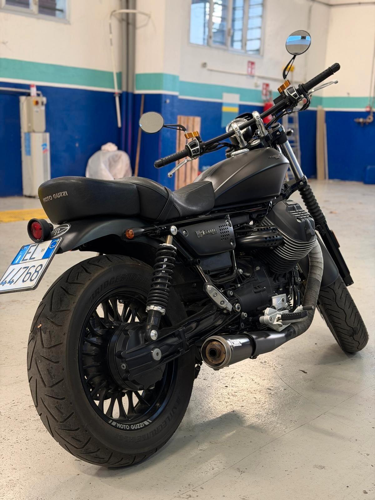 Moto Guzzi V9 bobber