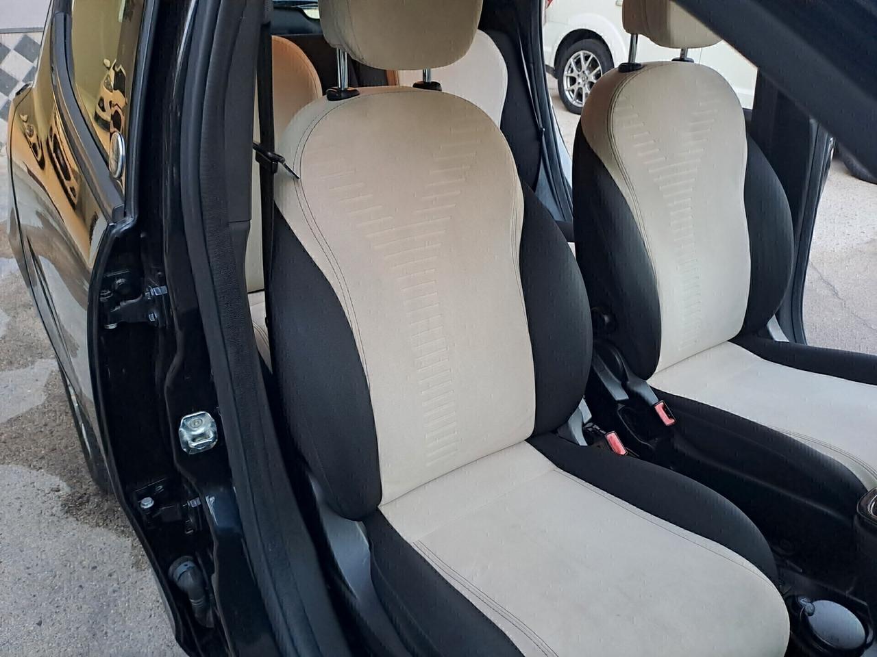 Lancia Ypsilon 0.9 TwinAir 85 CV 5 porte Metano Ecochic Gold