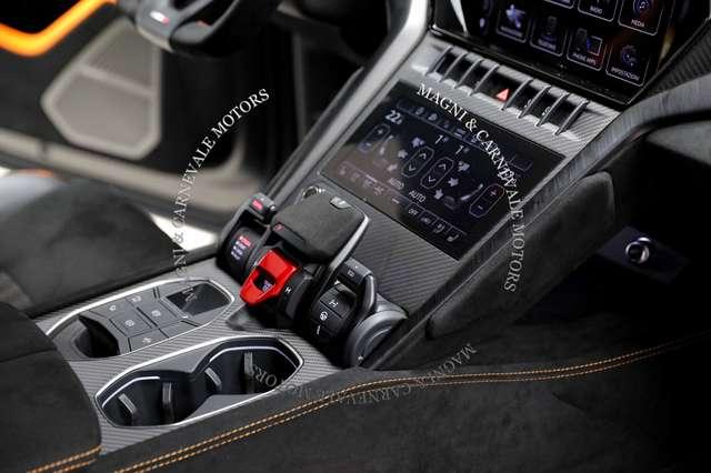 Lamborghini Urus PERFORMANTE|SPECIAL PAINT|AKRAPOVICH|FULL CARBON|