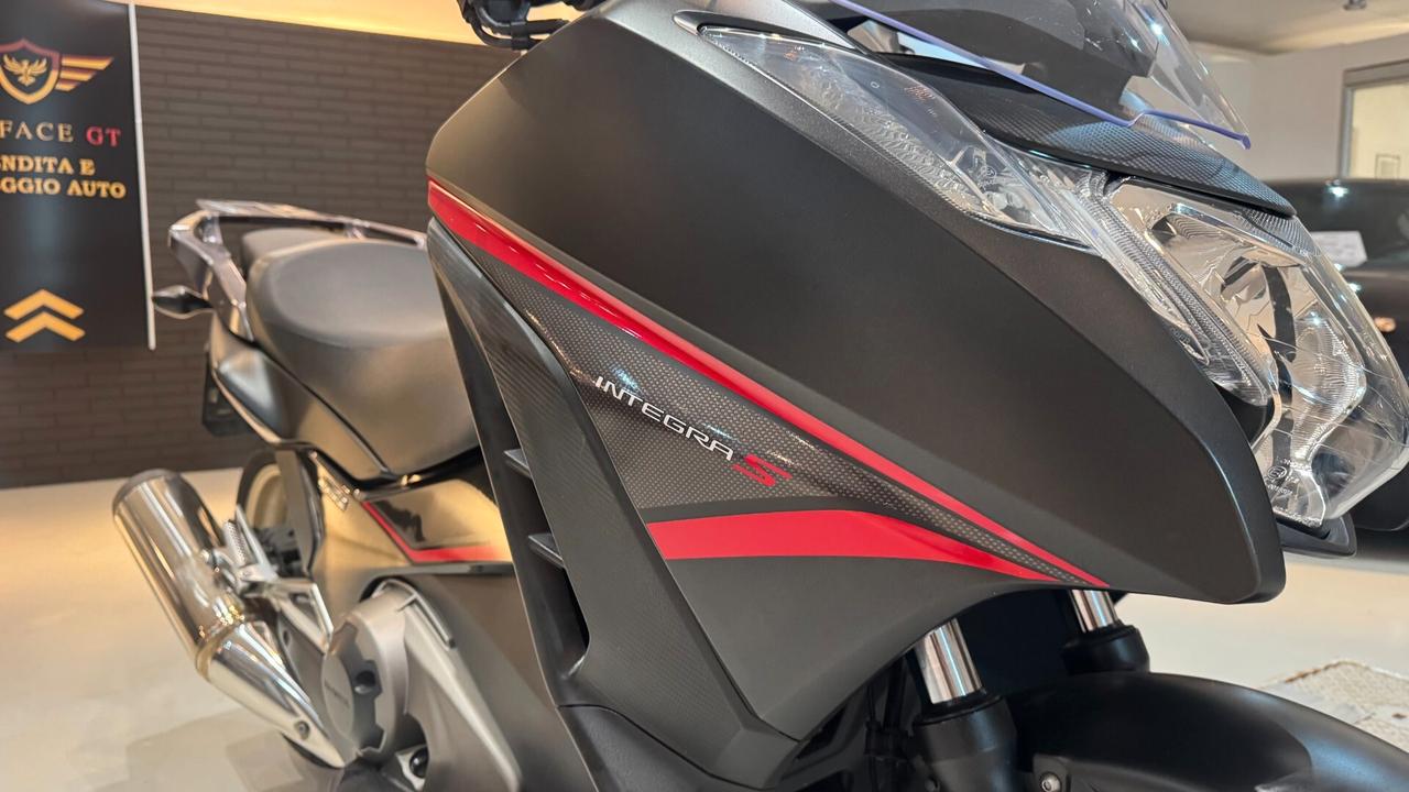 HONDA INTEGRA 745CC - 2014