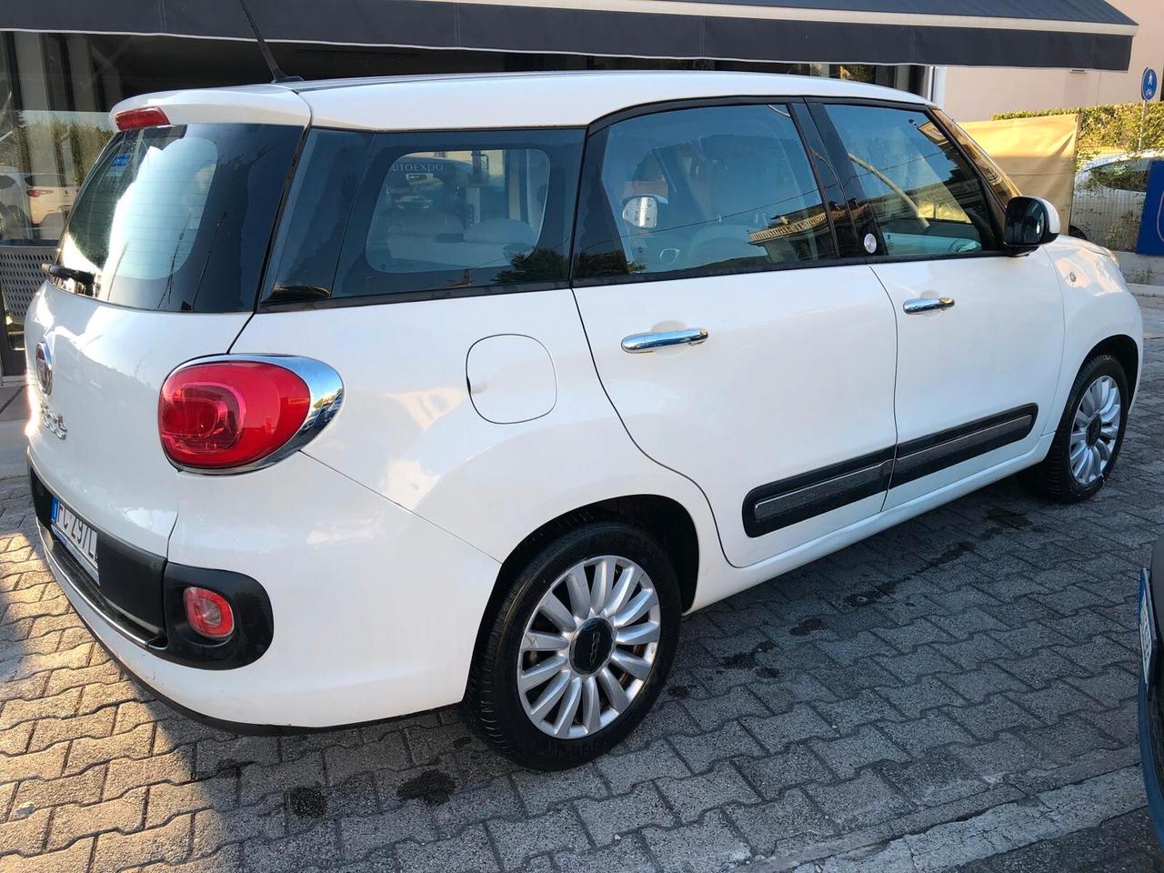 Fiat 500L Living 1.3 Multijet 95 CV Pop Star7 POSTI SOLO 68.296 KM!!! GARANZIA COMPLETA EUROPEA CONFORMGEST 12 MESI RINNOVABILE FINO A 36 MESI!!!