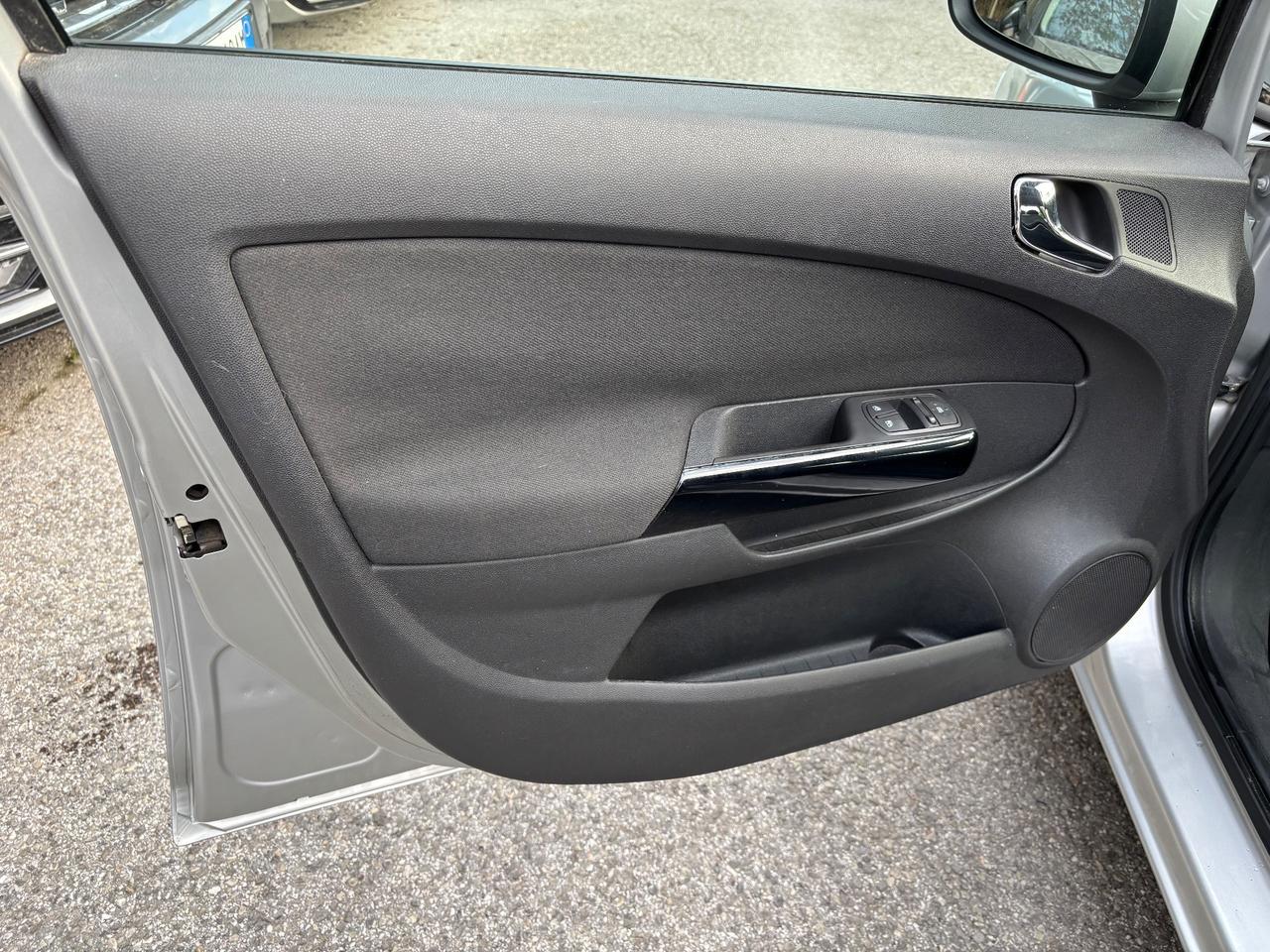 Opel Corsa 1.0 12V 5 porte Enjoy OK Neopatentati