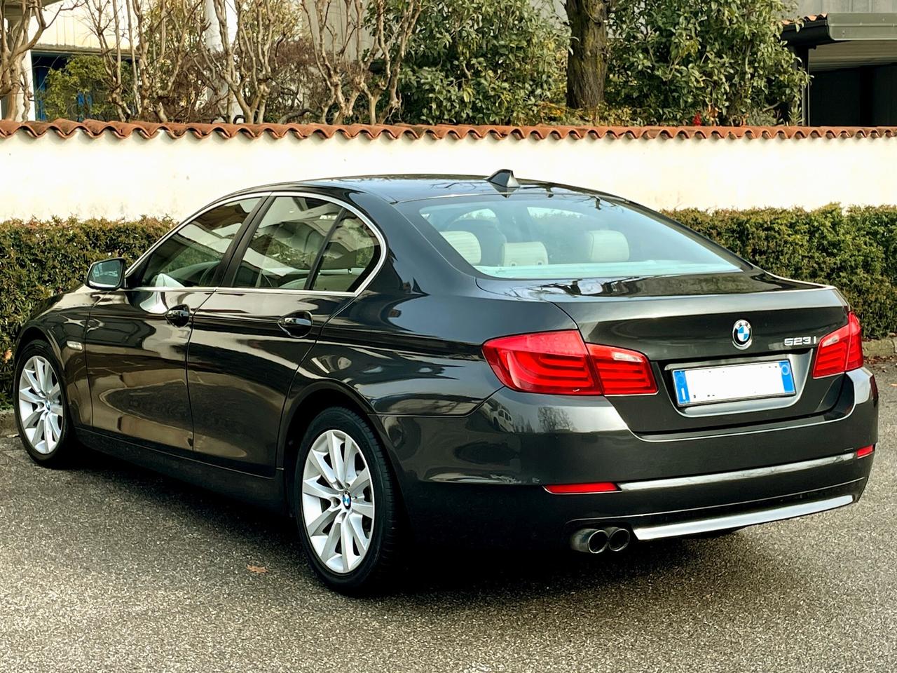 BMW 523 aut.(benzina)-BERLINA-113000km-FULL-2011
