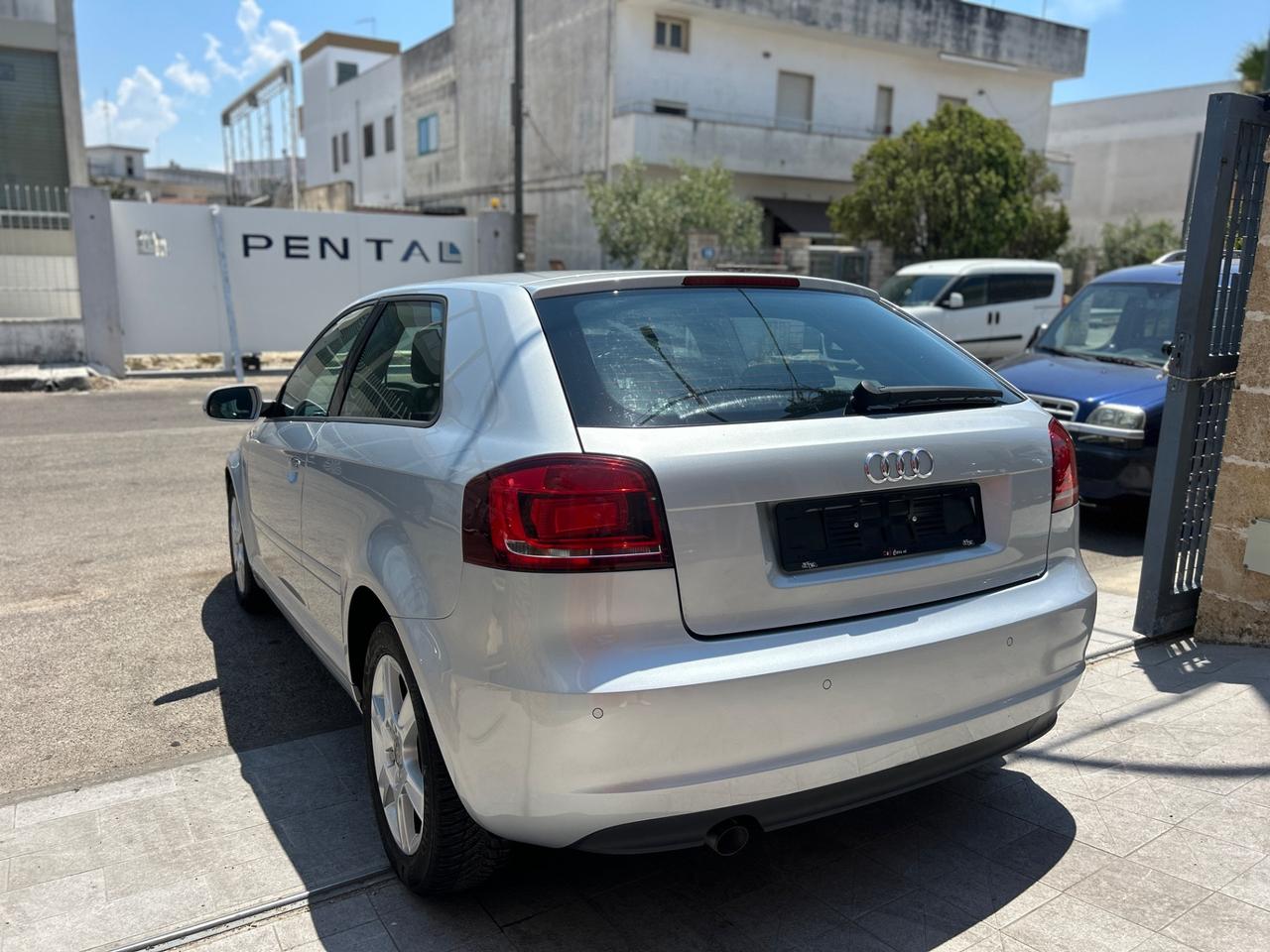 Audi A3 2.0 TDI 105 cv Attraction-2011/CLIMA