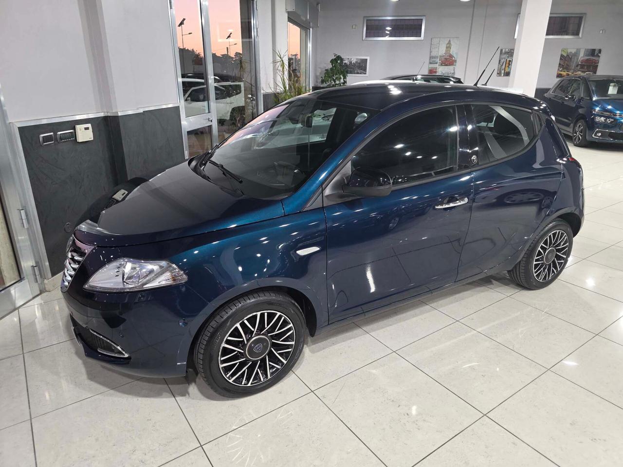 Lancia Ypsilon 1.2 69 CV 5 porte Gold