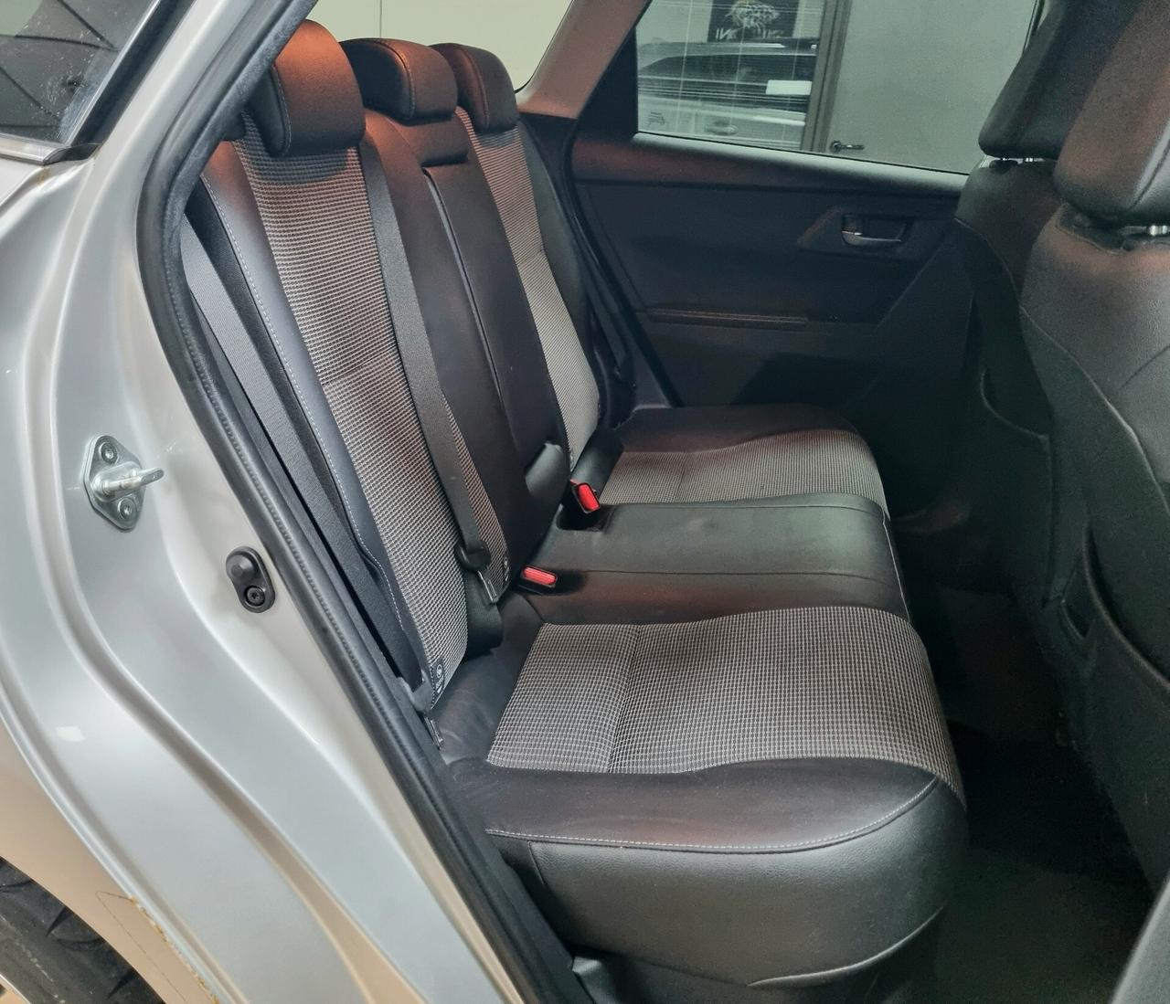 TOYOTA AURIS TOURING SPORTS 1.8 Hybrid LOUNGE