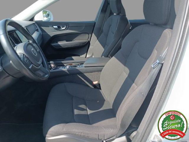 VOLVO XC60 B4 (d) AWD Geartronic Momentum