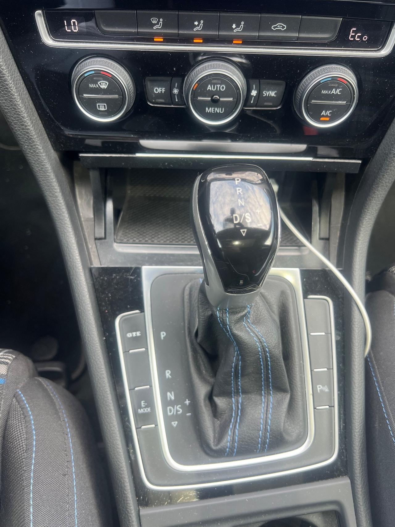 Volkswagen Golf gte dsg 204 cv tetto apribile