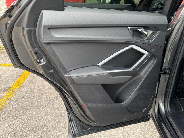 AUDI Q3 35TDI S line interno/esterno Gancio Matrix Unicopr