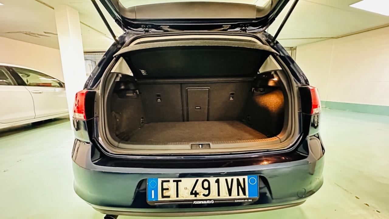 Volkswagen Golf 1.6 TDI 5p. Highline BlueMotion Technology