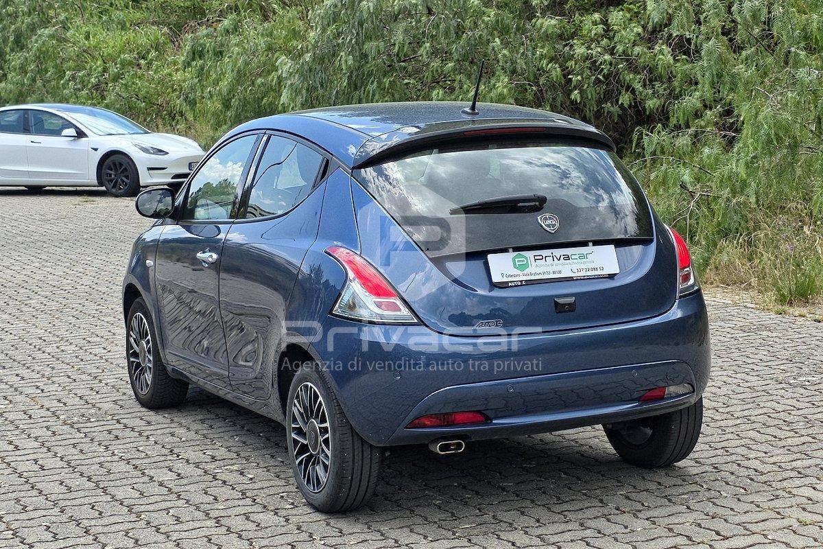 LANCIA Ypsilon 1.0 FireFly 5 porte S&S Hybrid Silver Plus
