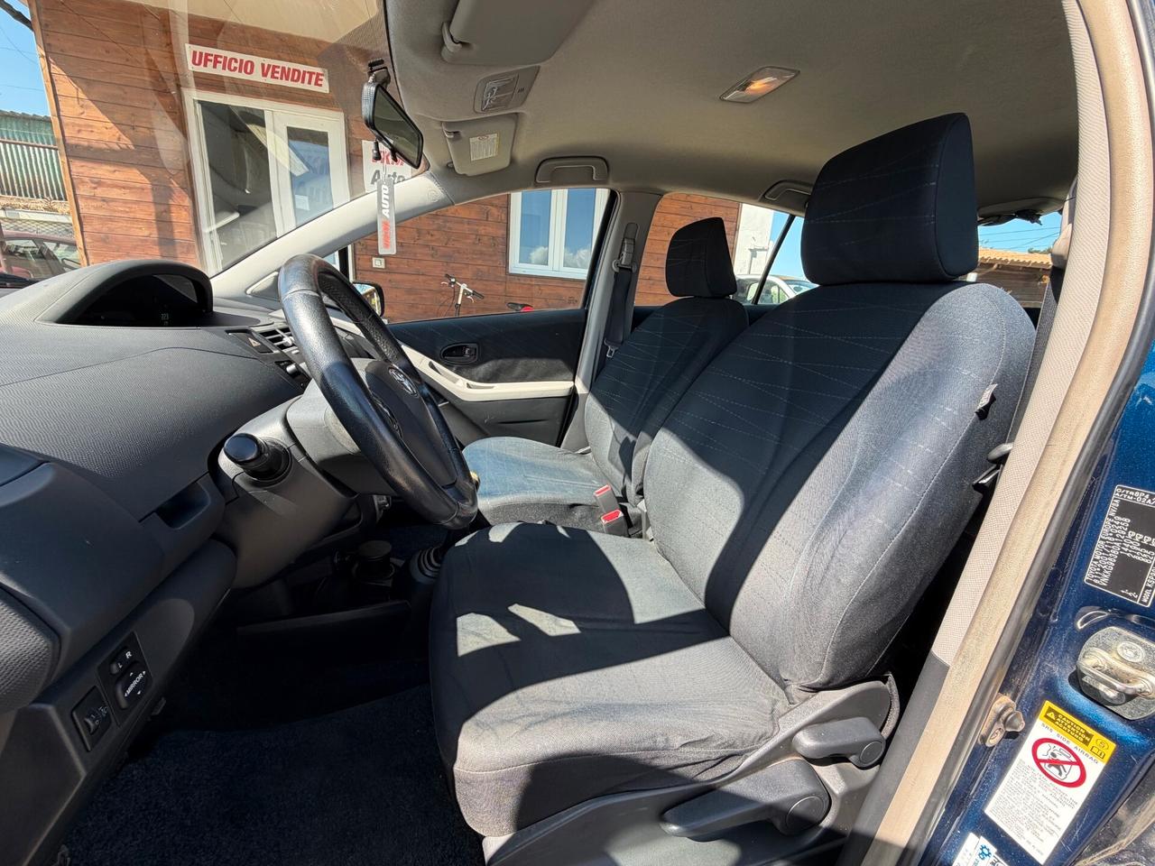 TOYOTA Yaris 1.0 Benzina 5 porte