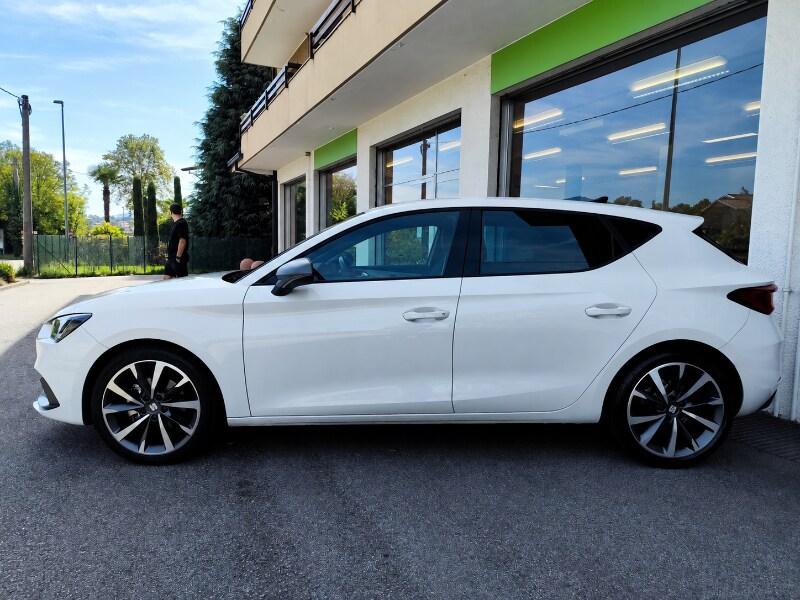 SEAT Leon 4ª serie Leon 1.5 eTSI 150 CV DSG FR