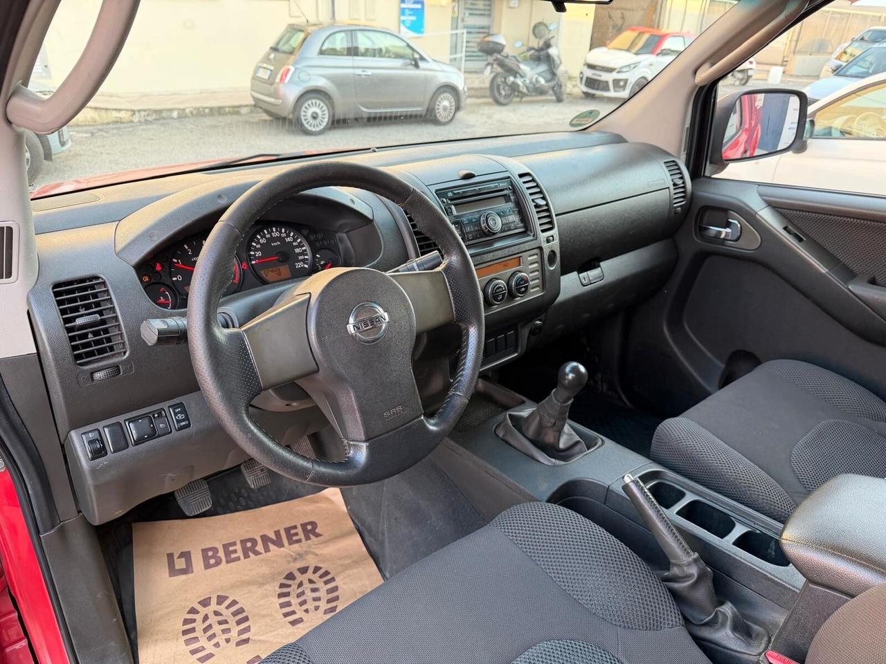 Nissan Navara 2.5 dCi LE