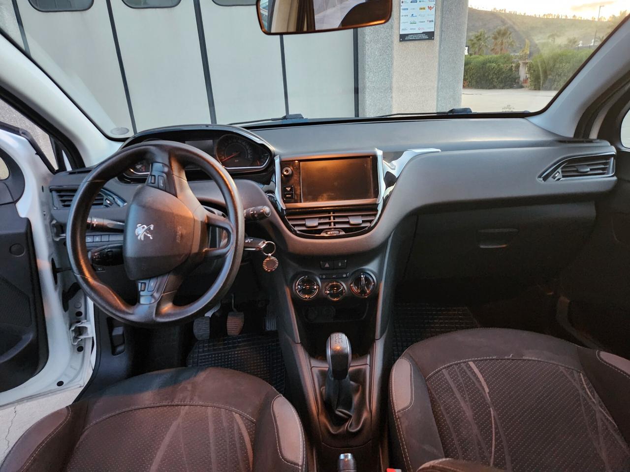 Peugeot 208 1.4 HDi 68 CV 5 porte Allure
