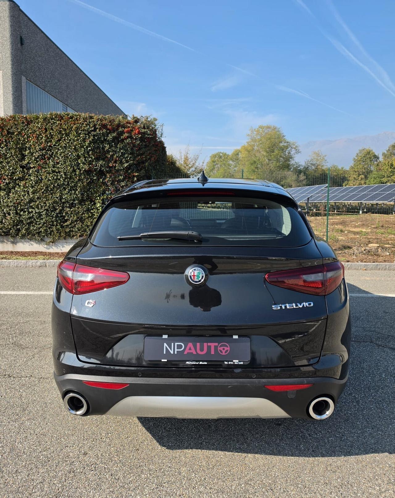 Alfa Romeo Stelvio q4 executive