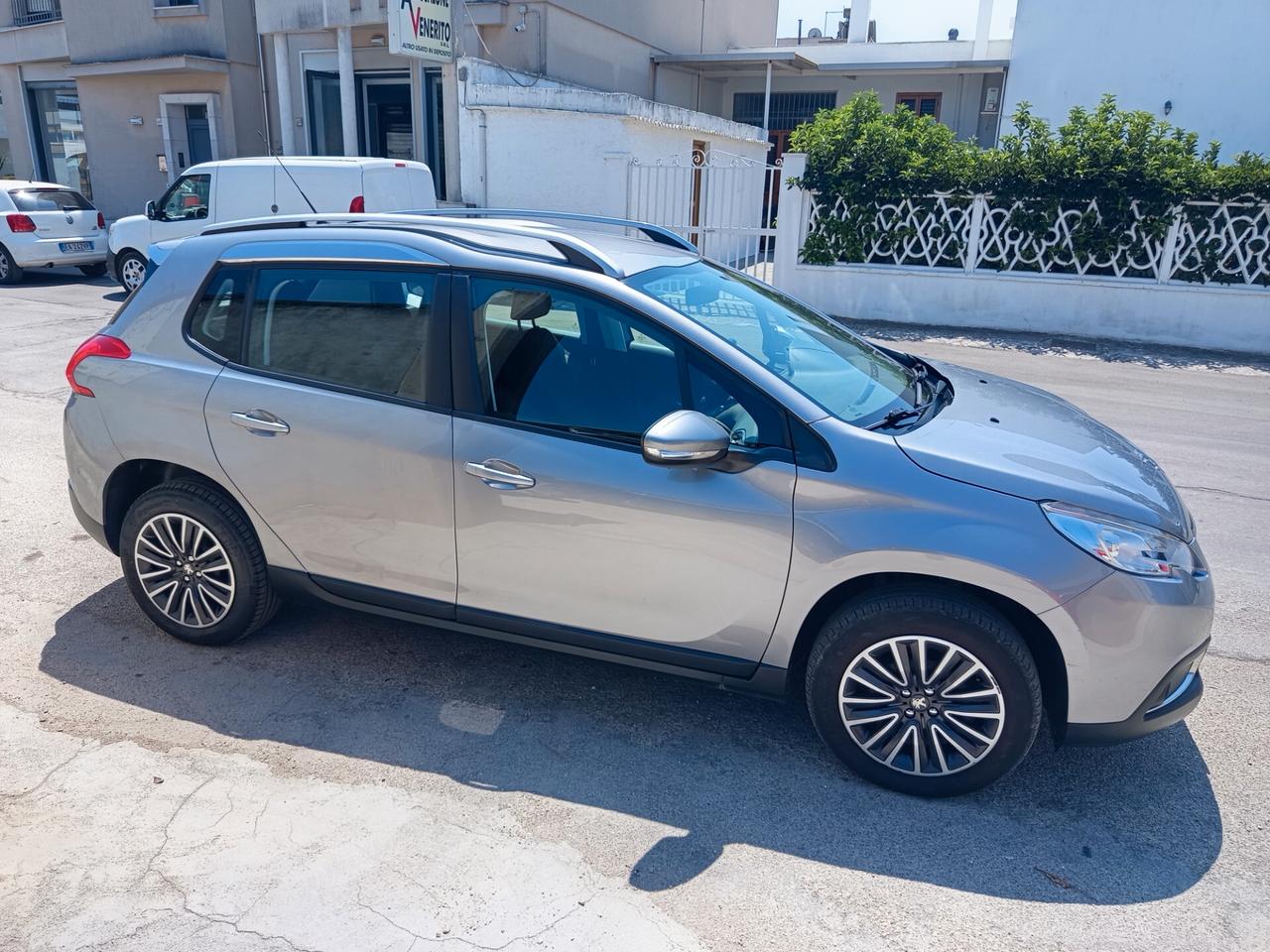 Peugeot 2008 1.2 VTi 82CV Allure