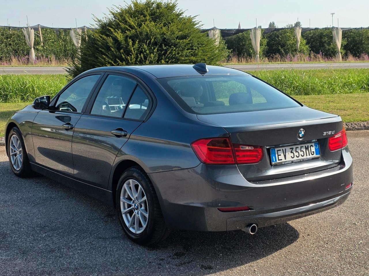 Bmw 318d 2014 automatico berlina