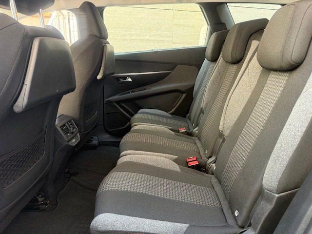PEUGEOT 5008 BlueHDi 130 S&S EAT8 Active Business