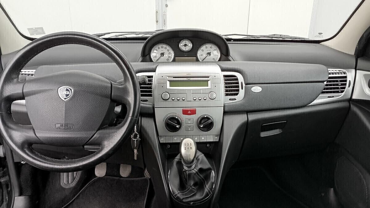 Lancia Ypsilon 1.2 - imp. GPL -