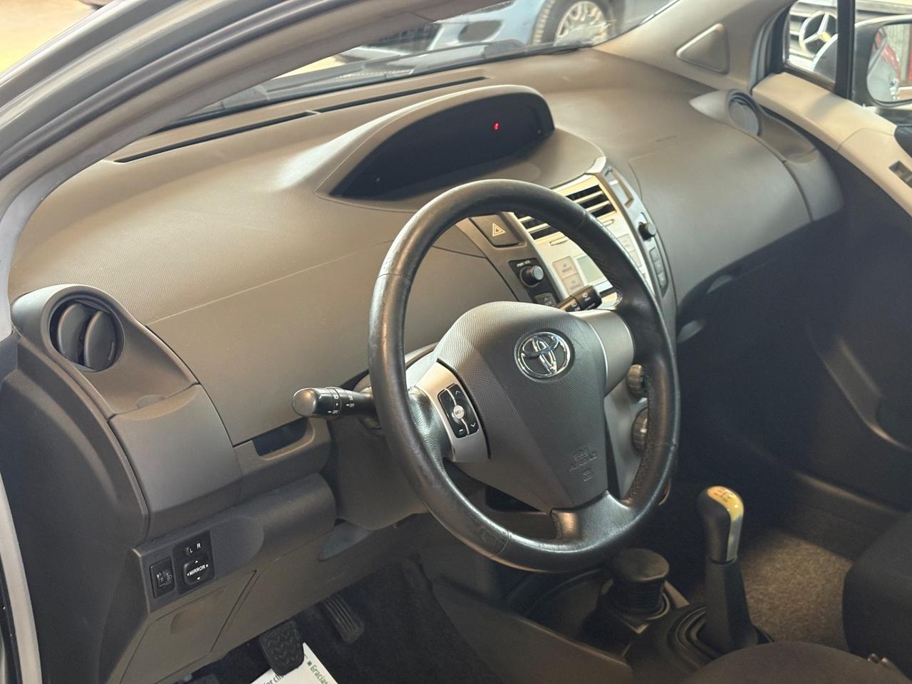 Toyota Yaris 1.0 5 porte Sol