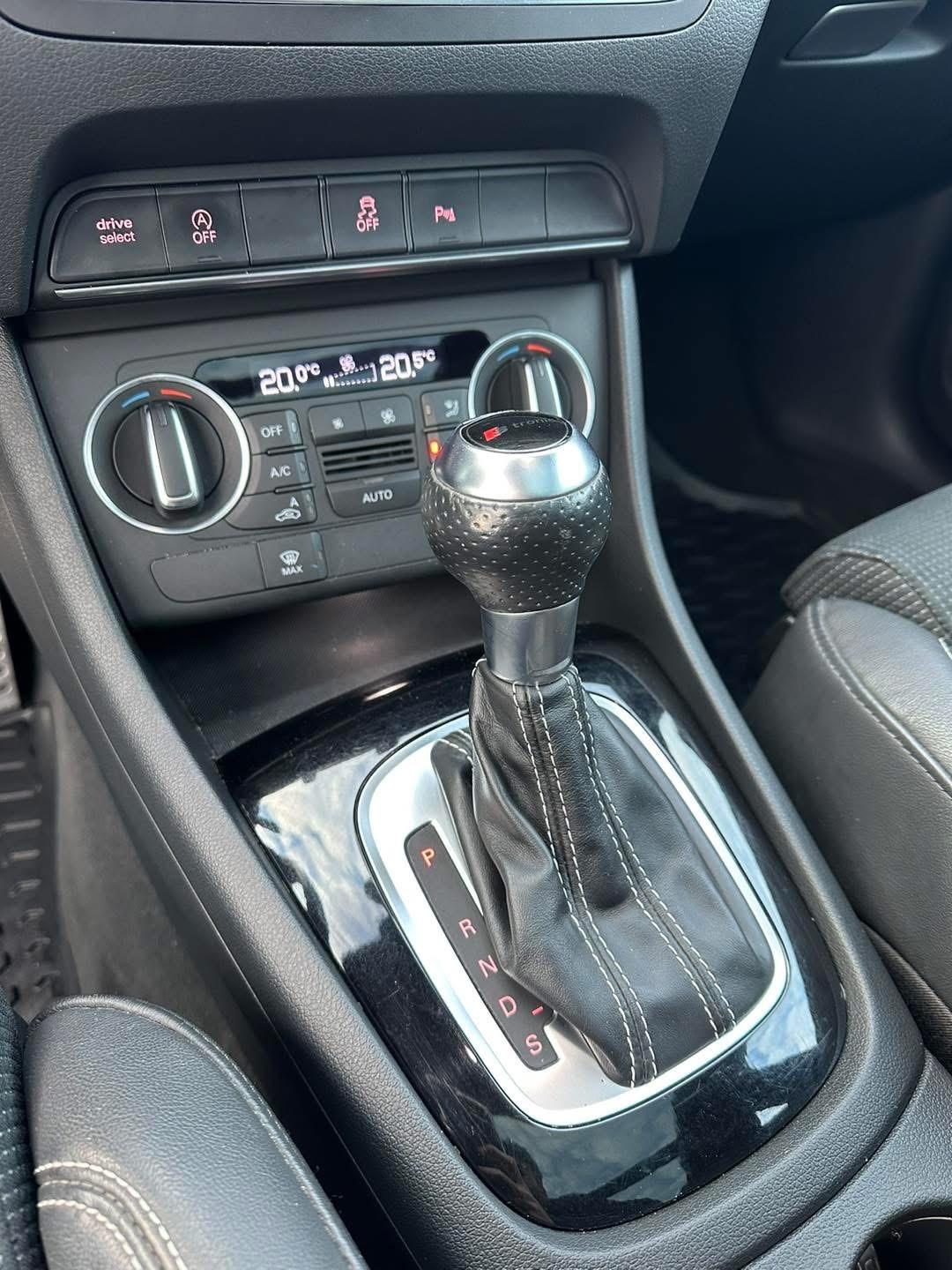 Audi Q3 2.0 Tdi quatt 150CV Stron SLINE TETTO