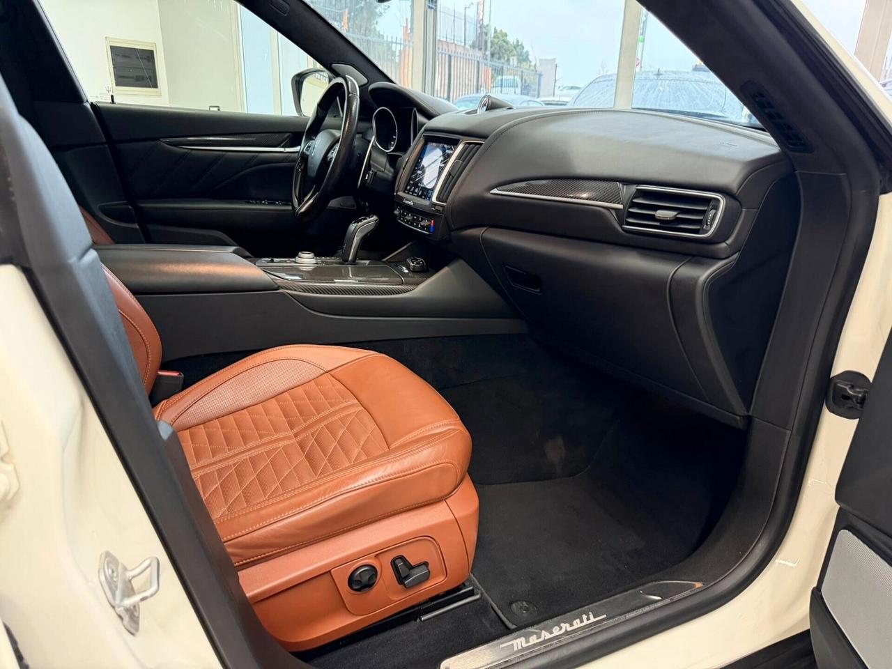 Maserati Levante V6 Diesel 275 CV AWD Gransport