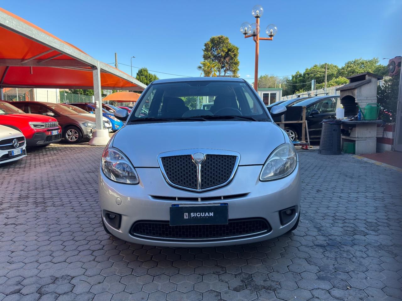 Lancia Ypsilon ADATTA A NEOPATENTATI 1.2 Argento