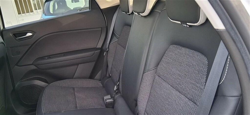 Renault Captur 1.6 Hybrid E-Tech Engineered Auto