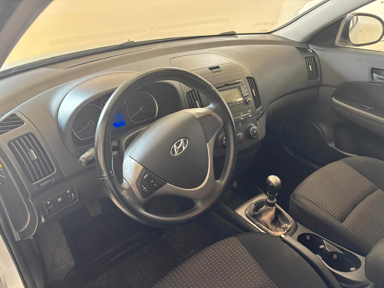 HYUNDAI I30 ANNO 2008 DS 1.6 ADATTA NEOPATENTATI KM 85 MILS