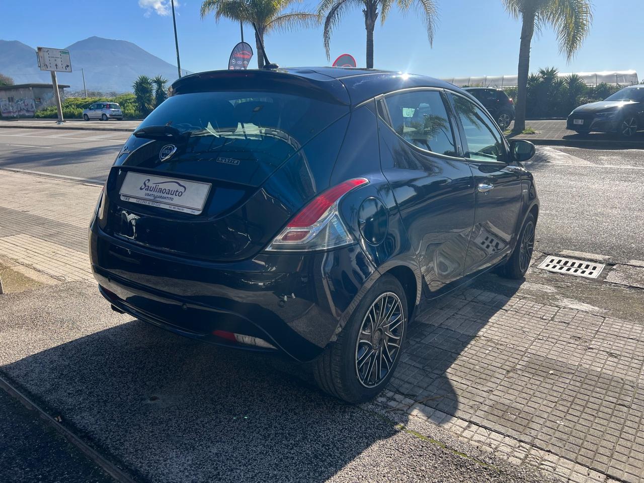 Lancia Ypsilon 1.0 FireFly 5 porte S&S Hybrid Ecochic Gold