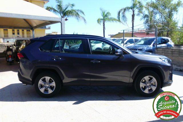 TOYOTA RAV 4 MY23 RAV4 2.5 HV (218CV) E-CVT 2WD Business