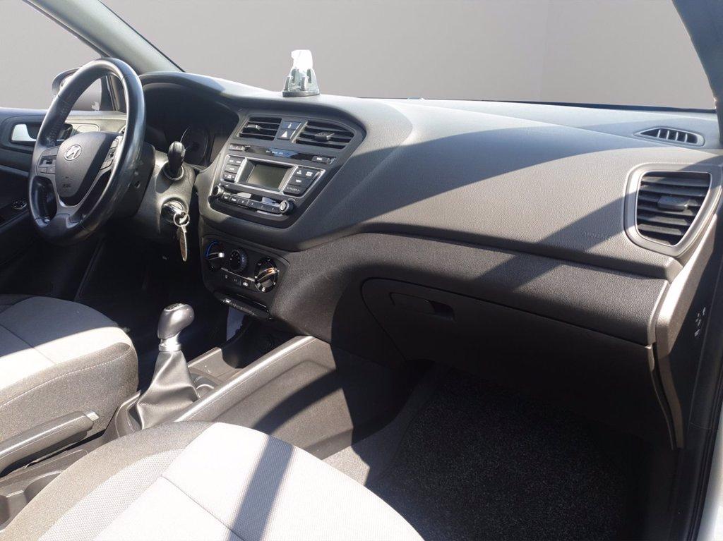 HYUNDAI I20 5p 1.2 blackline 75cv del 2017