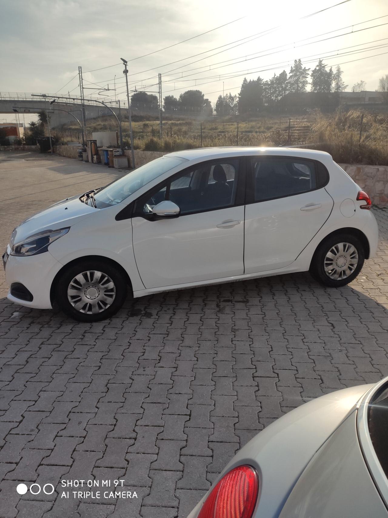 Peugeot 208 PureTech 82 5p. GPL Active