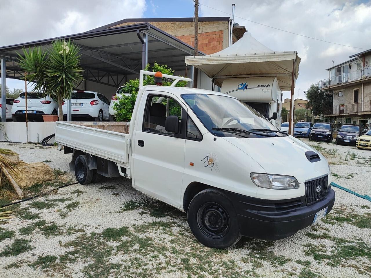 Hyundai H-1 2.5 TDI Autocarro cassonato