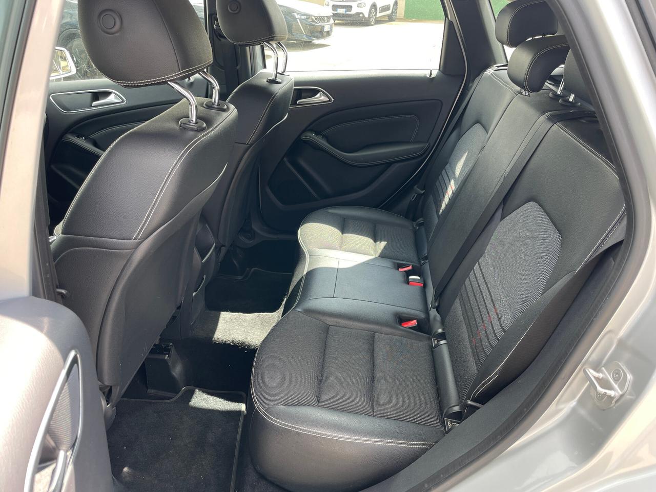 Mercedes-benz B 180 1.5 CDI 110cv Premium-NAVIGATORE-RETROCAMERA